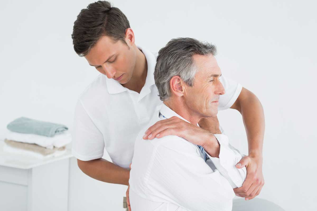 Chiropractor for Upper Back And Shoulder Pain 